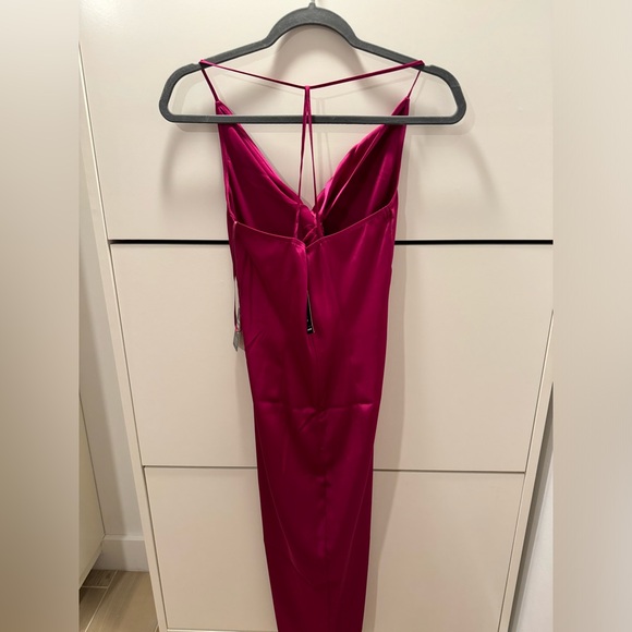Express satin dress - Picture 4 of 6